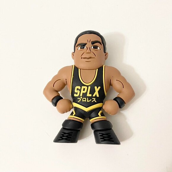 Micro Brawlers Jeff Cobb and Eddie Guerrero Pro Wrestling Crate 3 Inch Figures - Picture 7 of 15